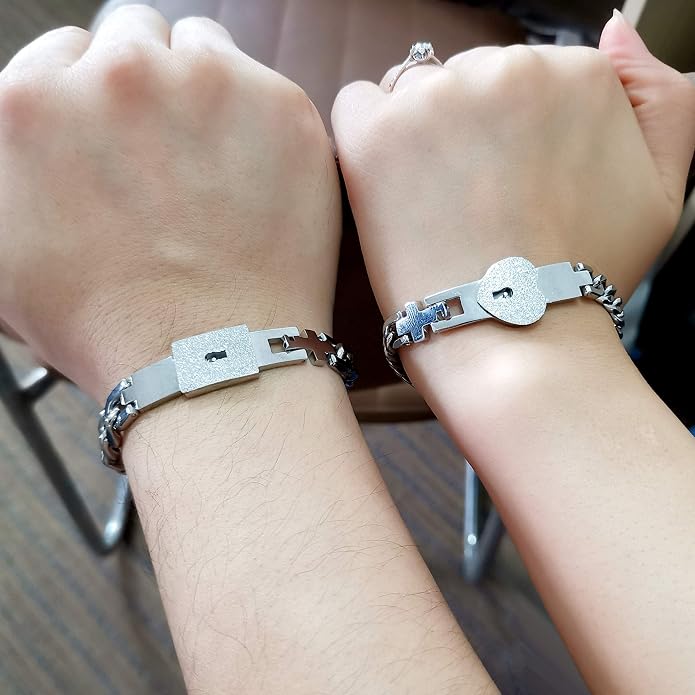OddHub - Couples Heart Lock Bracelet